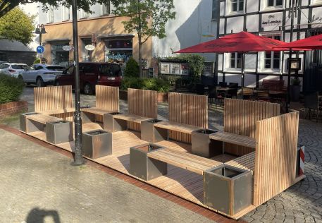 Parklet beim Aufbau